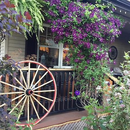 Serenity Ranch Bed & Breakfast Ancaster Dış mekan fotoğraf