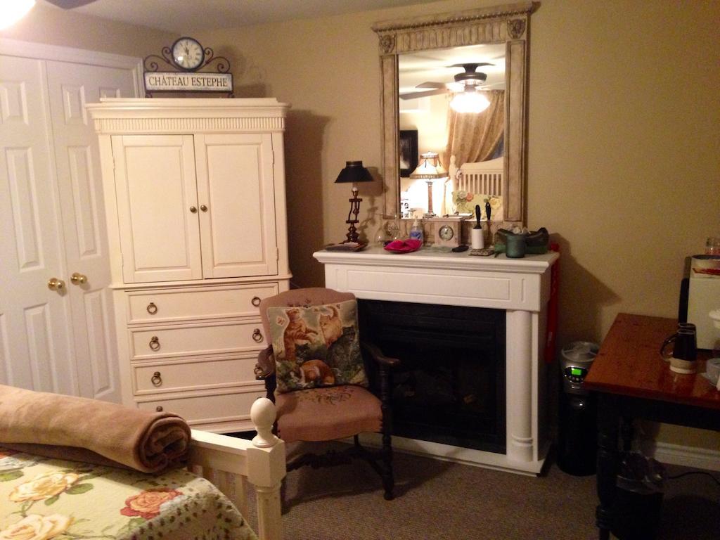 Serenity Ranch Bed & Breakfast Ancaster Dış mekan fotoğraf