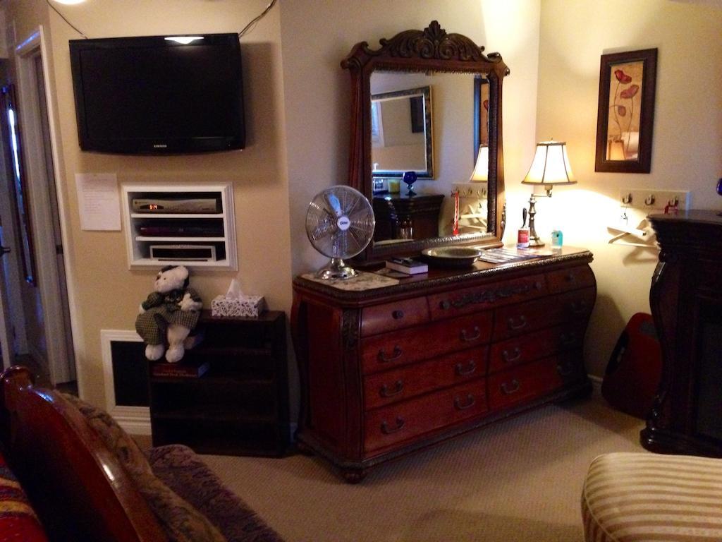 Serenity Ranch Bed & Breakfast Ancaster Dış mekan fotoğraf
