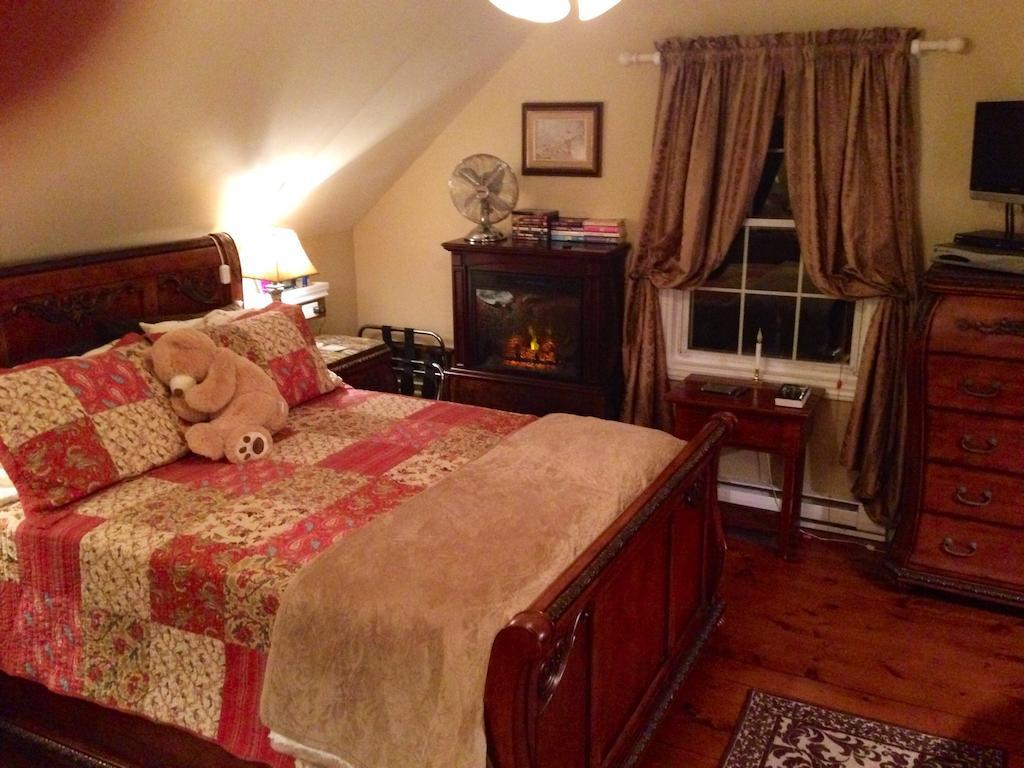 Serenity Ranch Bed & Breakfast Ancaster Dış mekan fotoğraf