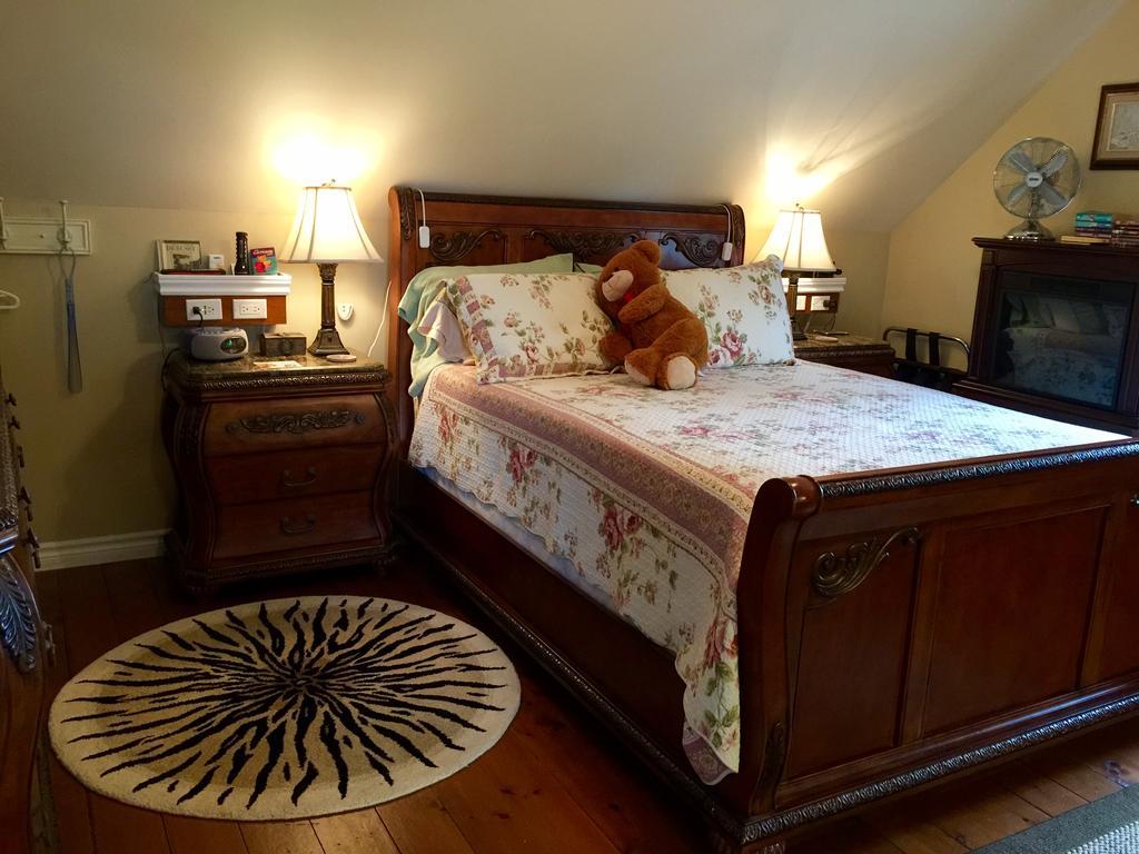 Serenity Ranch Bed & Breakfast Ancaster Dış mekan fotoğraf