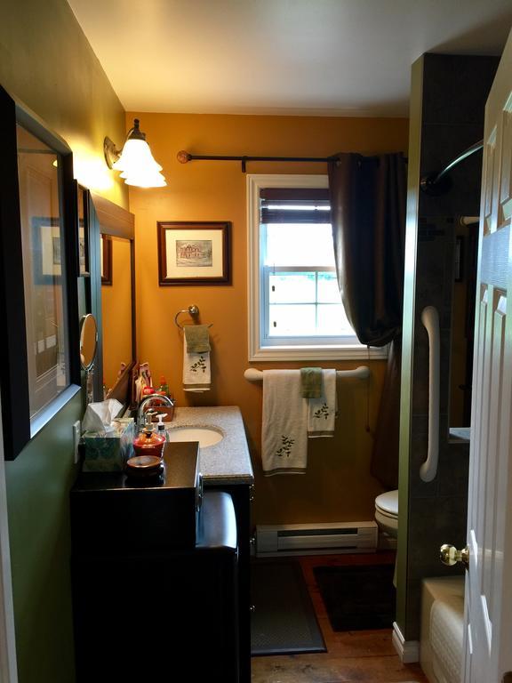 Serenity Ranch Bed & Breakfast Ancaster Dış mekan fotoğraf