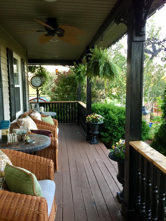 Serenity Ranch Bed & Breakfast Ancaster Dış mekan fotoğraf