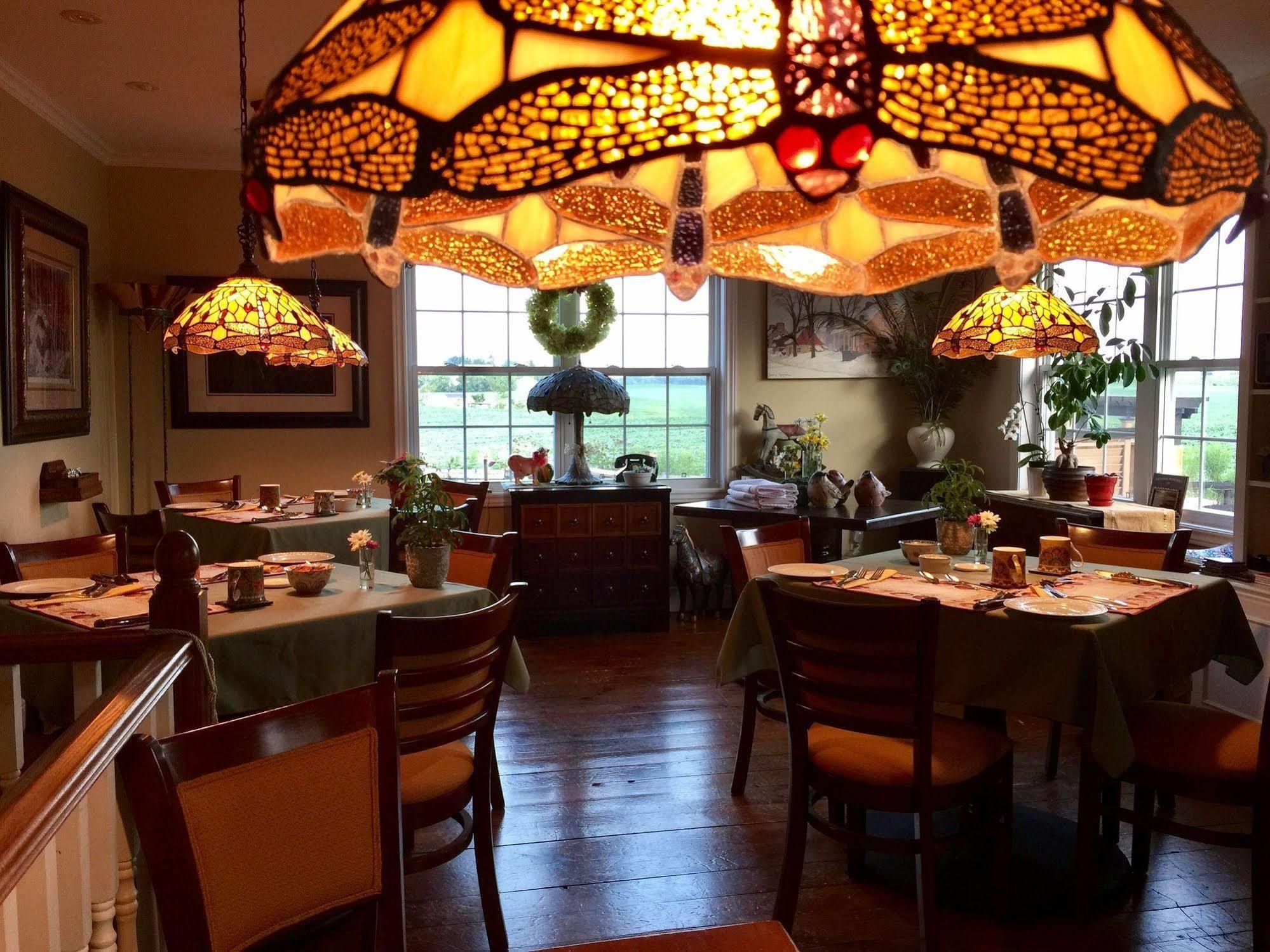 Serenity Ranch Bed & Breakfast Ancaster Dış mekan fotoğraf