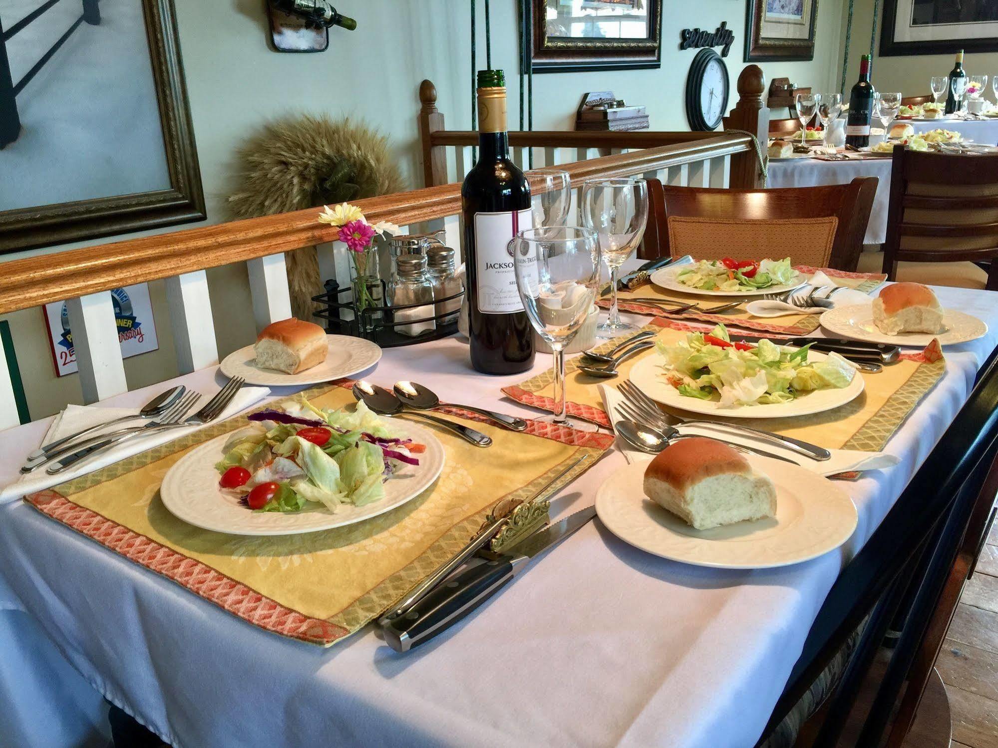 Serenity Ranch Bed & Breakfast Ancaster Dış mekan fotoğraf