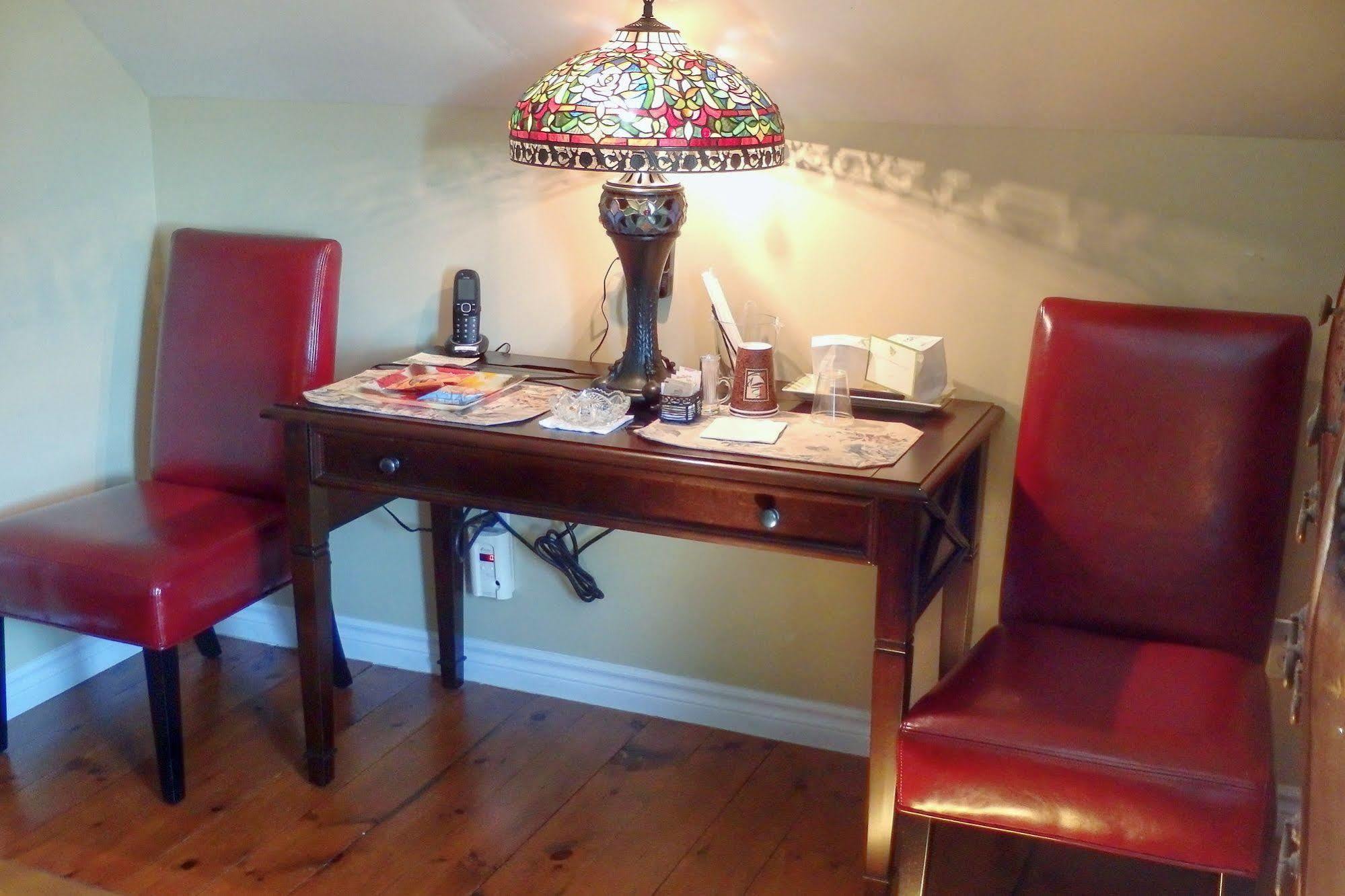 Serenity Ranch Bed & Breakfast Ancaster Dış mekan fotoğraf